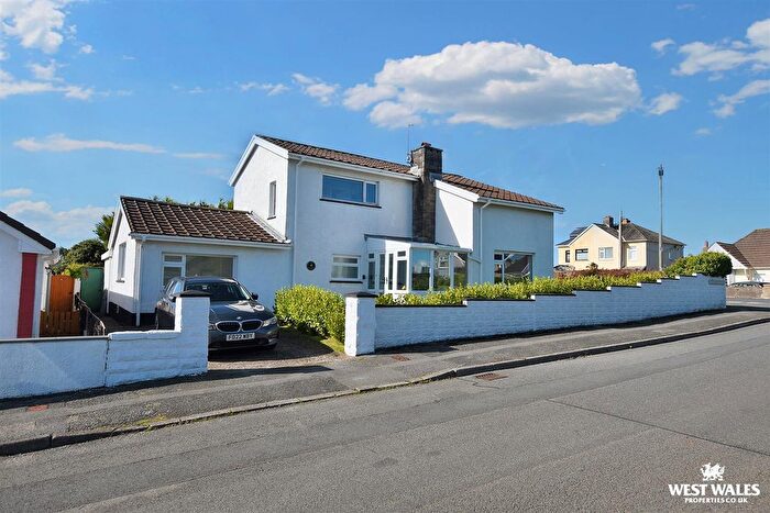 4 Bedroom Detached House For Sale In Haven Park Avenue, Haverfordwest, SA61