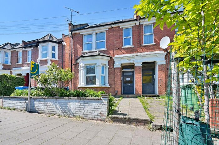 1 Bedroom Flat For Sale In Welldon Crescent, Harrow, HA1