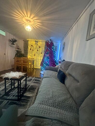 3 Bedroom Flat To Rent In Poplar Grove, London, N11