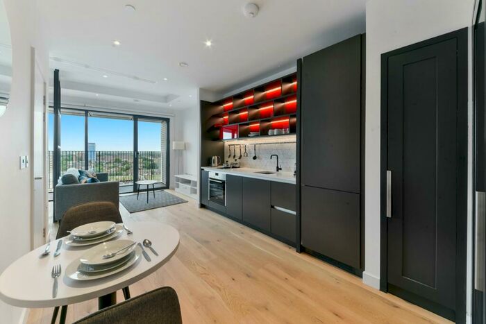 Apartment To Rent In Corson House, London City Island, London, E14