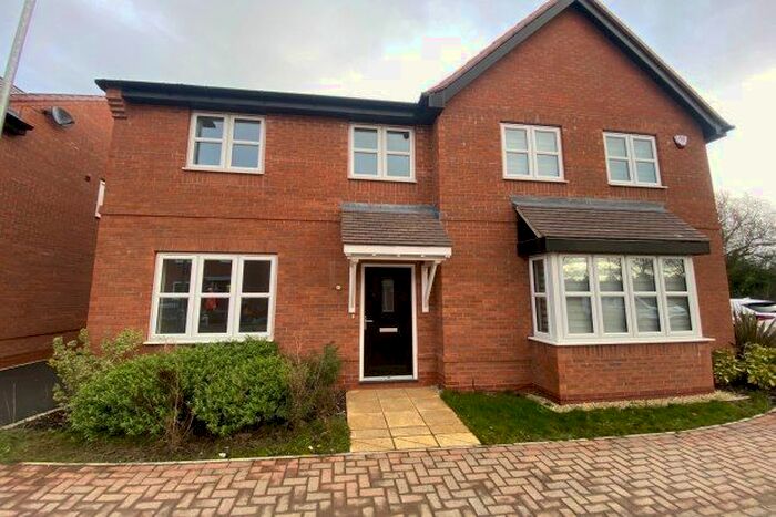 3 Bedroom Semi-Detached House To Rent In Gardiner View, Leicester, LE2