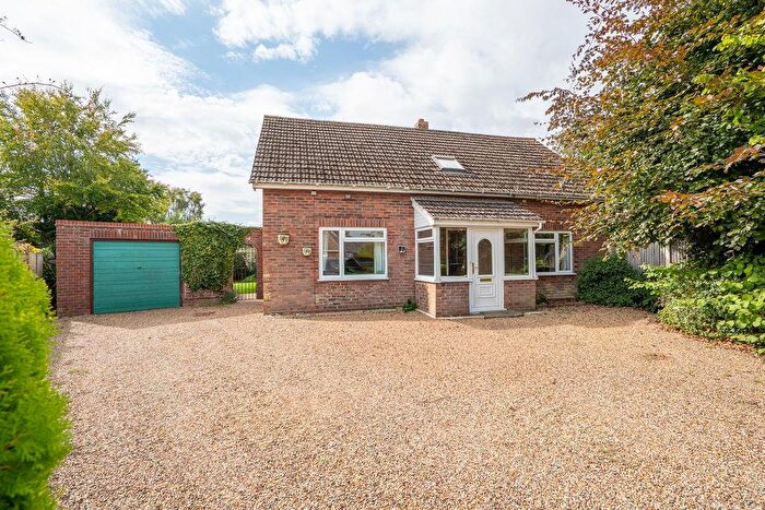 3 Bedroom Chalet For Sale In Minden Drive, Leiston, IP16