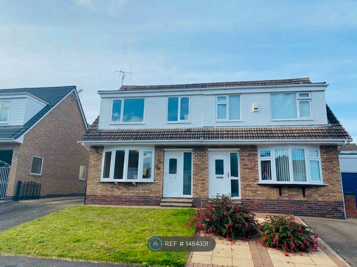 3 Bedroom Semi-Detached House To Rent In Rockingham Close, Loughborough, LE12