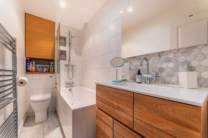 1 Bedroom Maisonette To Rent In Gresham Road, Brixton, London, SW9