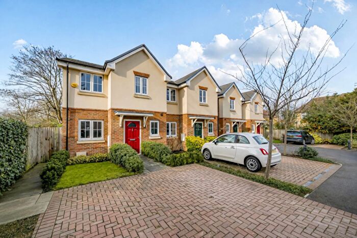 3 Bedroom House For Sale In Bridgeman Drive, Windsor, SL4