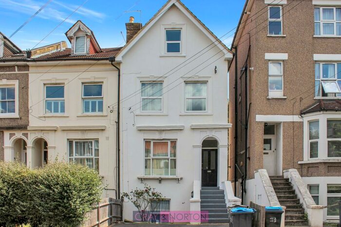 1 Bedroom Flat To Rent In Clyde Road, Addiscombe, CR0