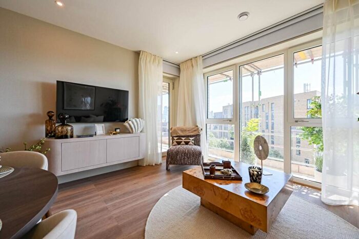 2 Bedroom Flat For Sale In Bow Green, Bow, E3