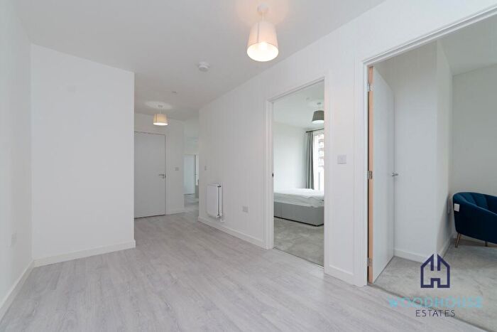 2 Bedroom Apartment To Rent In Shearwater Drive, London, NW9