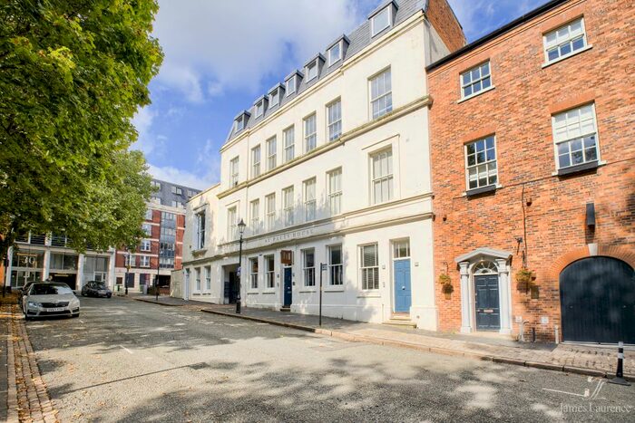 3 Bedroom Flat To Rent In St. Pauls Square, Birmingham, B3