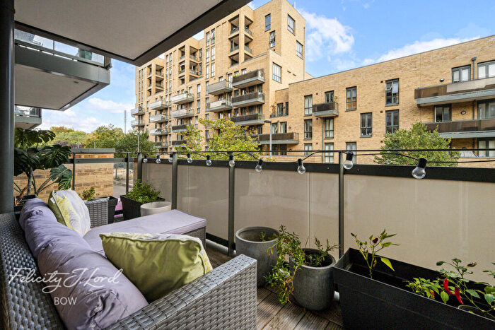 2 Bedroom Apartment For Sale In Nellie Cressall Way, London, E3