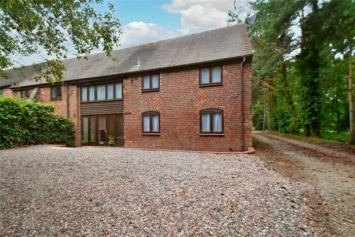 3 Bedroom Barn Conversion To Rent In Parsons Lane, Hartlebury, Kidderminster, Worcestershire, DY11