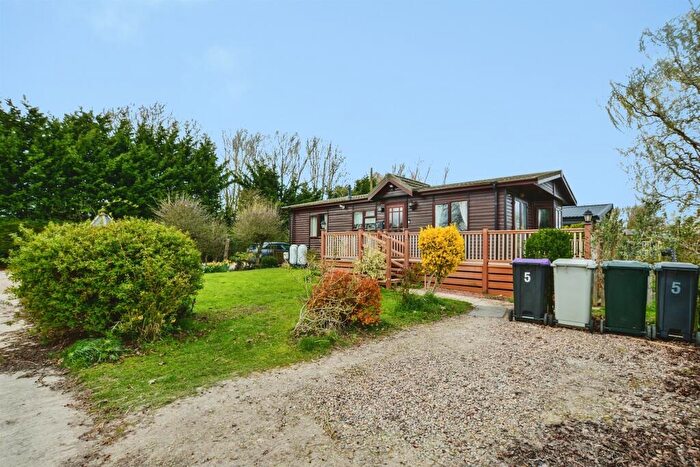 2 Bedroom Park Home For Sale In Great Steeping Road, Monksthorpe, Spilsby, PE23