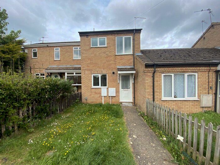 2 Bedroom Semi-Detached House To Rent In Hawthorne Walk, Corby, NN17