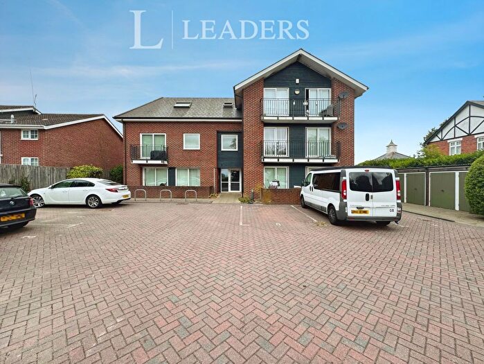 2 Bedroom Flat For Sale In London Road, Waterlooville, Hampshire, PO7