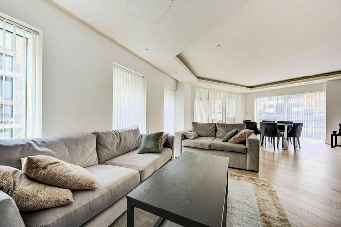 2 Bedroom Flat To Rent In Park Street, Chelsea Creek, London, SW6