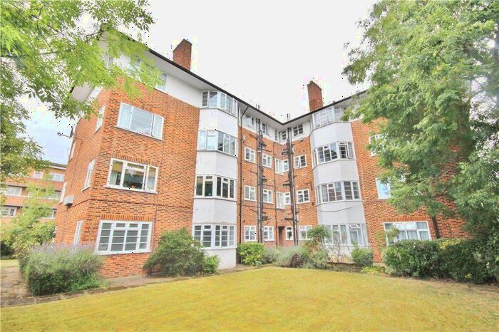 2 Bedroom Flat To Rent In Hampton Road, Twickenham, TW2