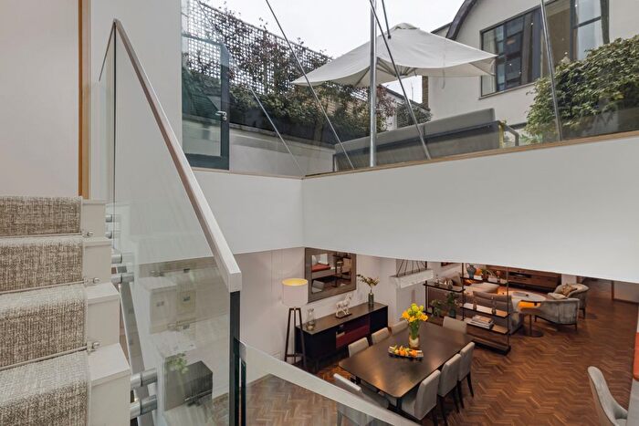 4 Bedroom Town House To Rent In Cheval Place, Knightsbridge, London, United Kingdom, SW7