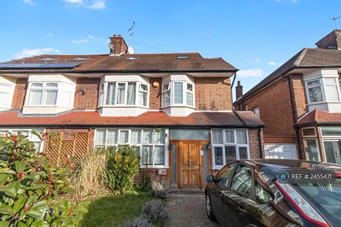 5 Bedroom Semi-Detached House To Rent In Chanctonbury Way, London, N12