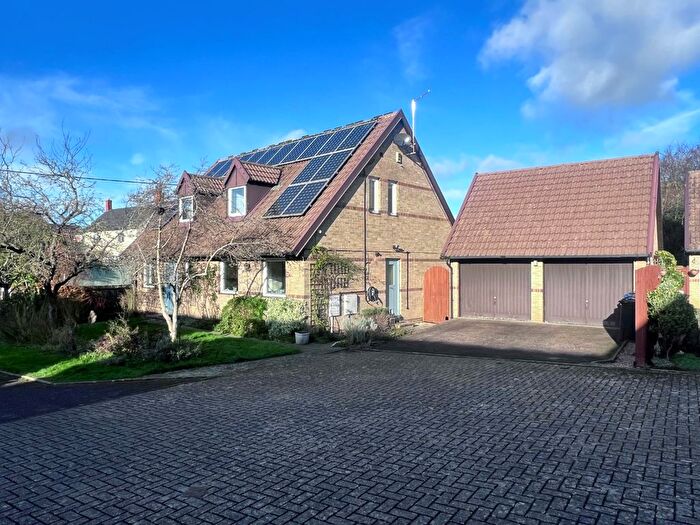 4 Bedroom Detached House For Sale In Billing Road, Brafield On The Green, Northampton, NN7