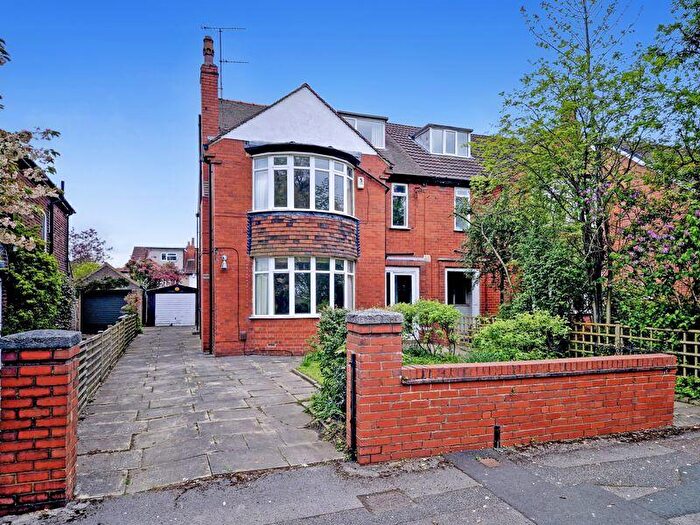 7 Bedroom Semi Detached House For Sale In Batcliffe Mount, LS6