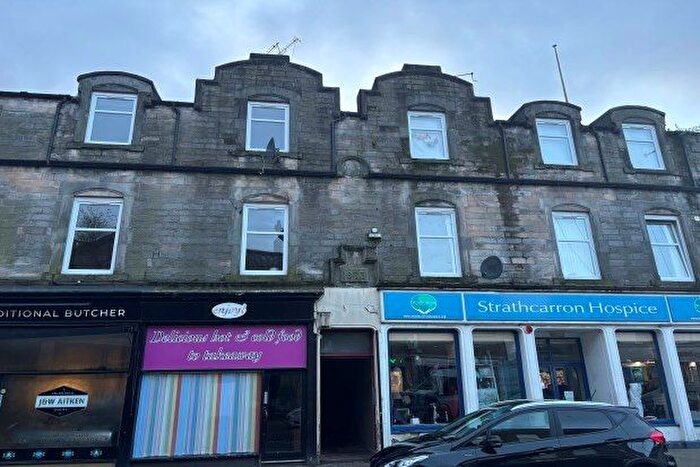 2 Bedroom Flat To Rent In High Street, Alloa, FK10