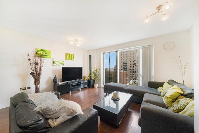 2 Bedroom Flat For Sale In Luma Apartments, Park Royal, NW10