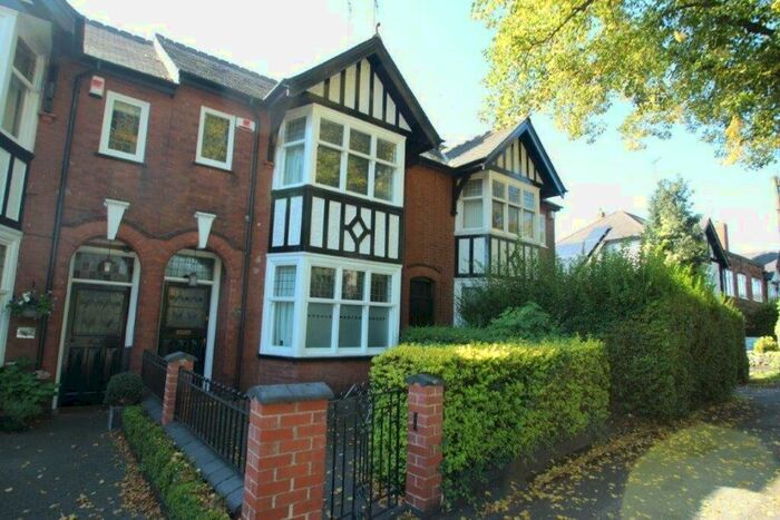 4 Bedroom House To Rent In Victoria Park Road, Leicester, LE2