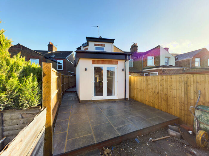 1 Bedroom Maisonette To Rent In Oakridge Road, High Wycombe, HP11