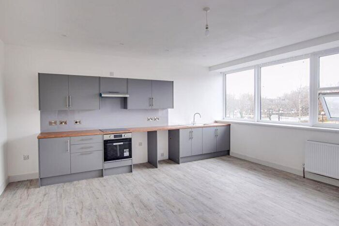 2 Bedroom Flat To Rent In Windsor Road, Trowbridge, BA14