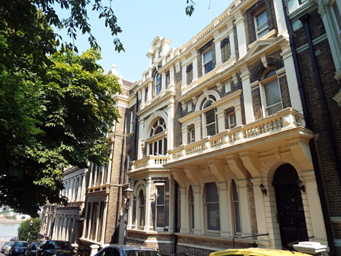 1 Bedroom Flat To Rent In Castle Hill, Rochester., ME1