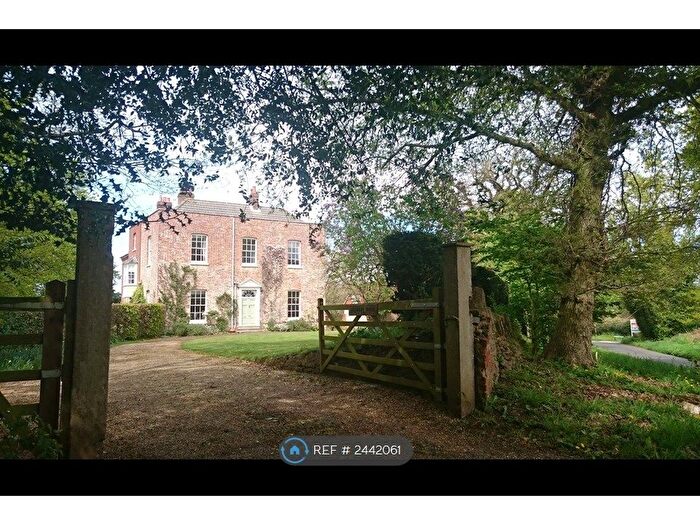 2 Bedroom Flat To Rent In Godalming, Shackleford, Godalming, GU8