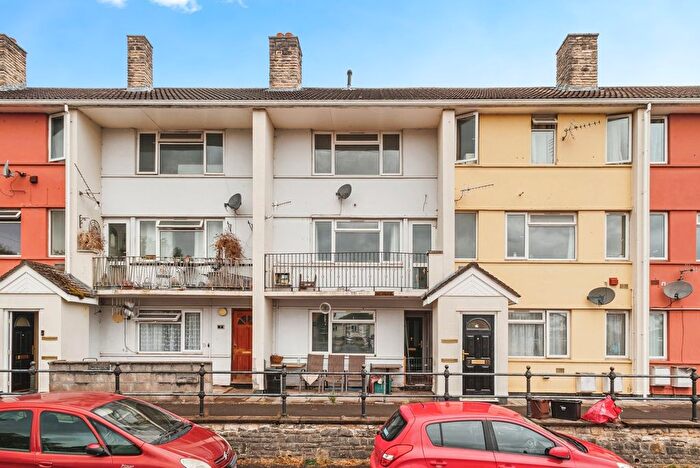 2 Bedroom Maisonette For Sale In Pill, Bristol, Somerset, BS20