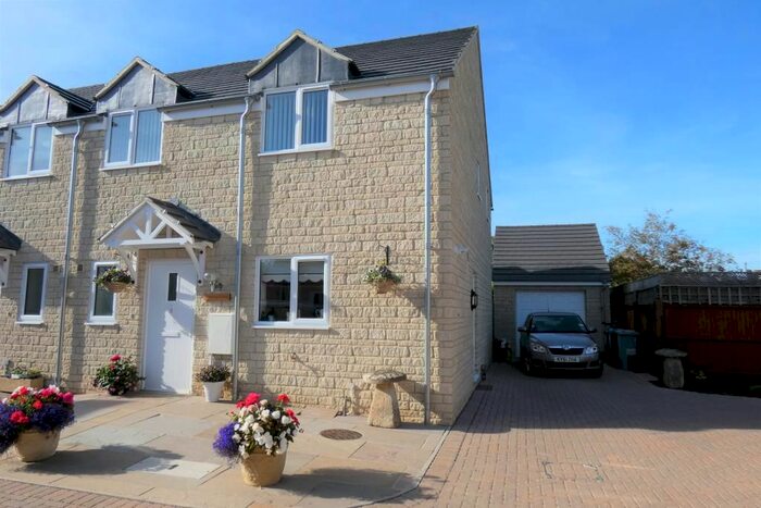 3 Bedroom Semi-Detached House To Rent In Janaway Court, Alvescot Road, Carterton, Oxon, OX18