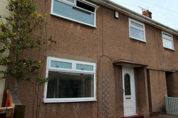 3 Bedroom Semi-Detached House To Rent In Berryhill Grove, Gedling, Nottingham, NG4