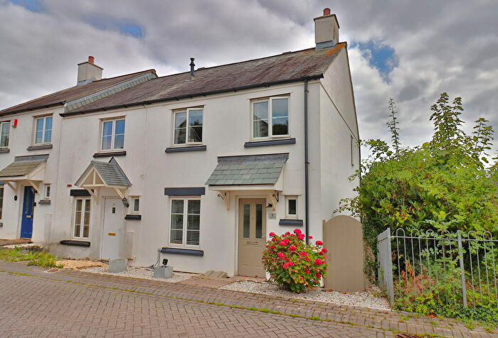 3 Bedroom End Of Terrace House For Sale In Campion Close, Saltash, PL12