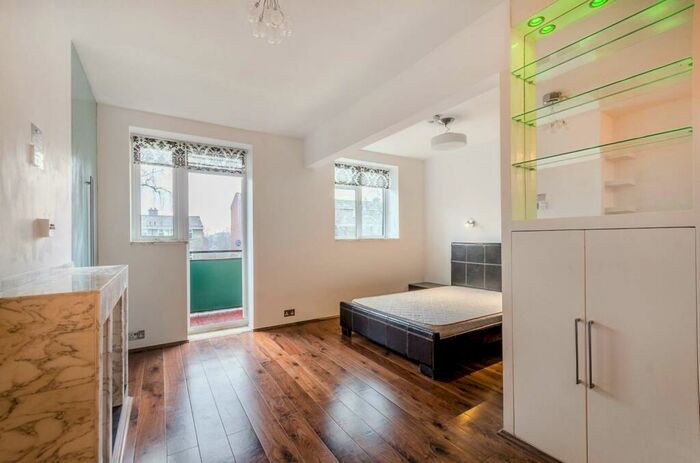 Studio To Rent In Boone Street, Lewisham, London, SE13