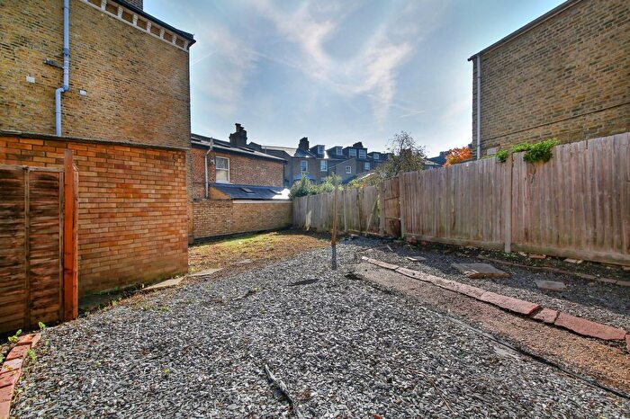 2 Bedroom Flat To Rent In Bromfelde Road, Clapham North, SW4