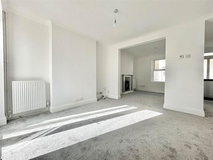 3 Bedroom End Terrace House For Sale In Charles Street, Weymouth, DT4