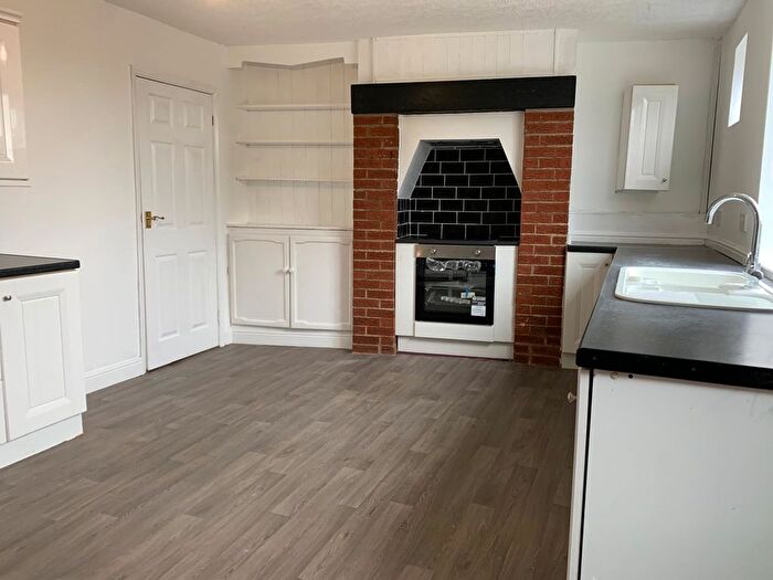 4 Bedroom Property To Rent In Coronation Road, Brimington, Chesterfield, S43