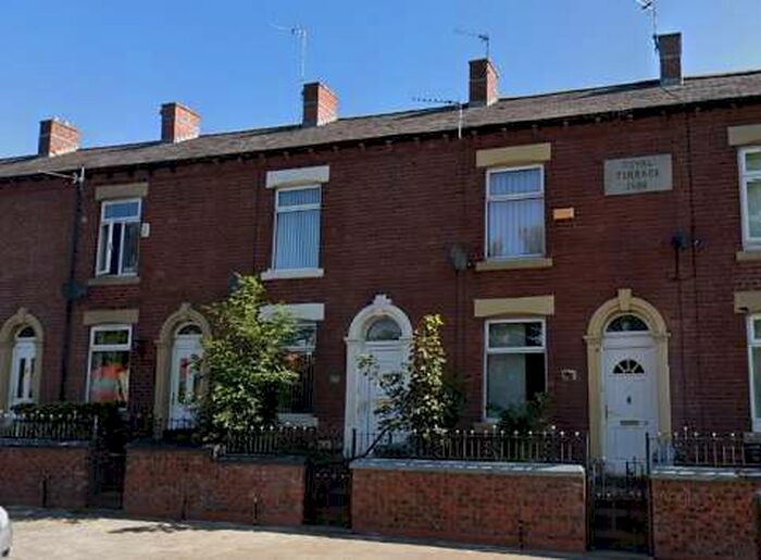 2 Bedroom House To Rent In Vulcan Street Oldham, OL1