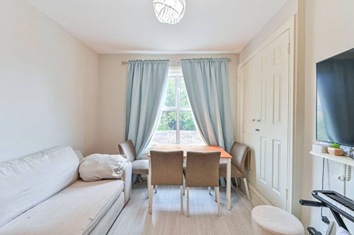 3 Bedroom Maisonette For Sale In Portland Road, South Norwood, London, SE25