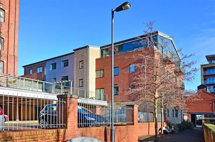 1 Bedroom Flat To Rent In Apt Draymans Court, Ecclesall Road, Sheffield, S11