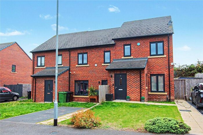 2 Bedroom Terraced House For Sale In Greenview Mount, Leeds, West Yorkshire, LS9