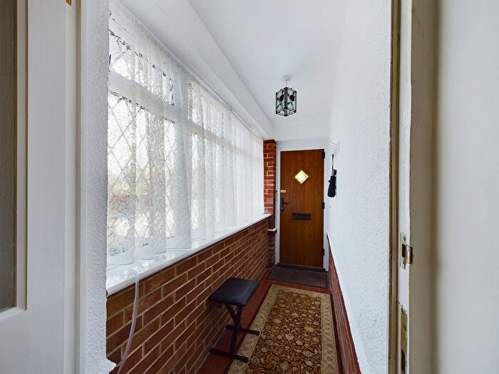 2 Bedroom Detached Bungalow For Sale In Stanley Road, Broadstairs, CT10