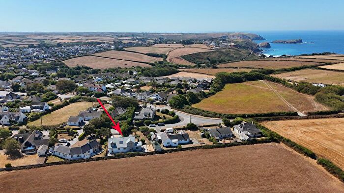 4 Bedroom Detached House For Sale In Polhorman Lane, Mullion, TR12