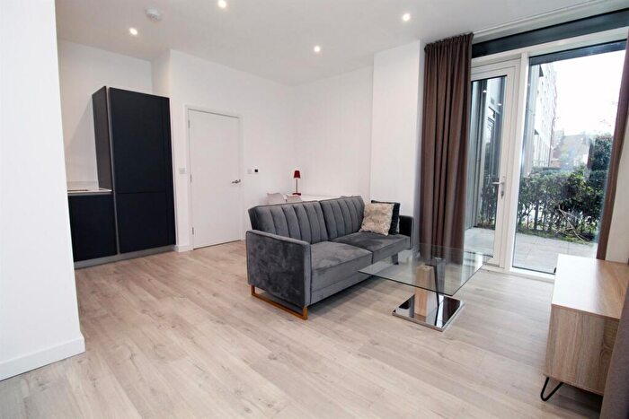 1 Bedroom Apartment To Rent In Coster Avenue, N4