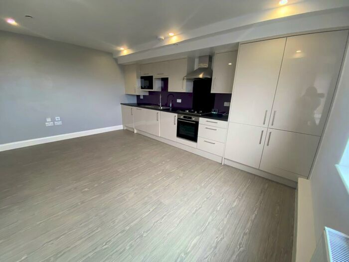 3 Bedroom Apartment To Rent In Goodrich Mews, Dudley, DY3