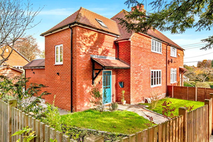 3 Bedroom Semi Detached House For Sale In Station Hill, Itchen Abbas, Winchester, Hampshire, SO21