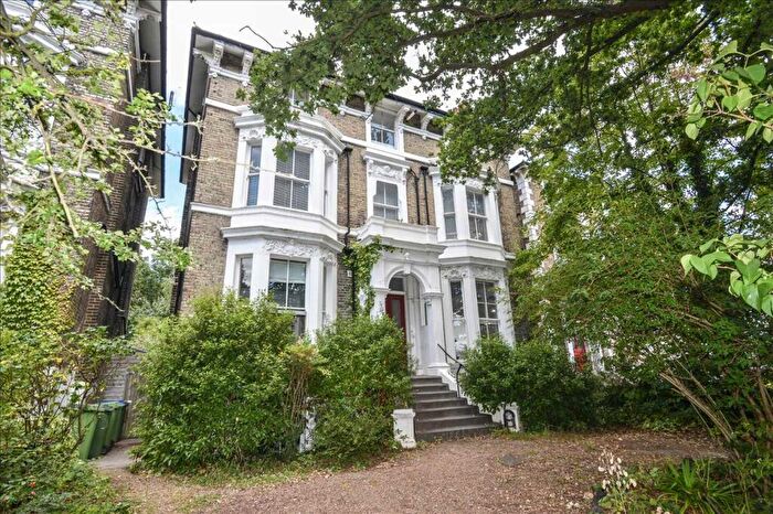 3 Bedroom Apartment To Rent In Vanbrugh Park, London, SE3