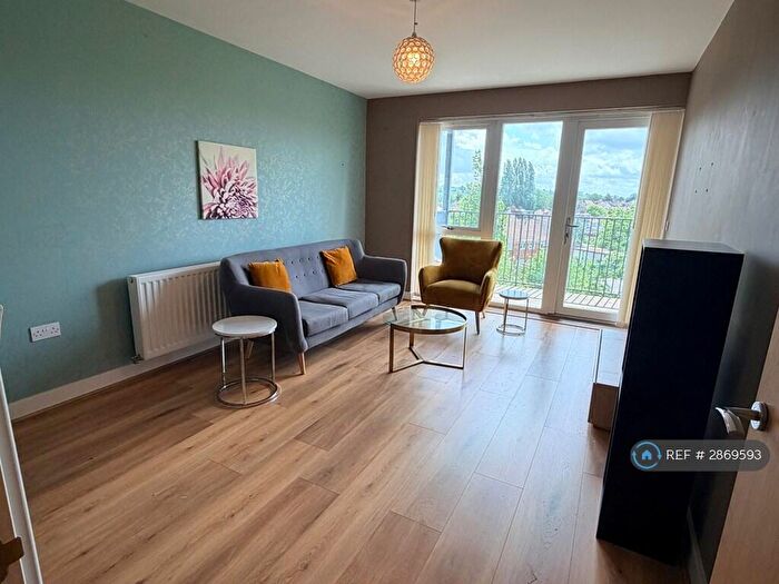 2 Bedroom Flat To Rent In Globe Court, London, NW9